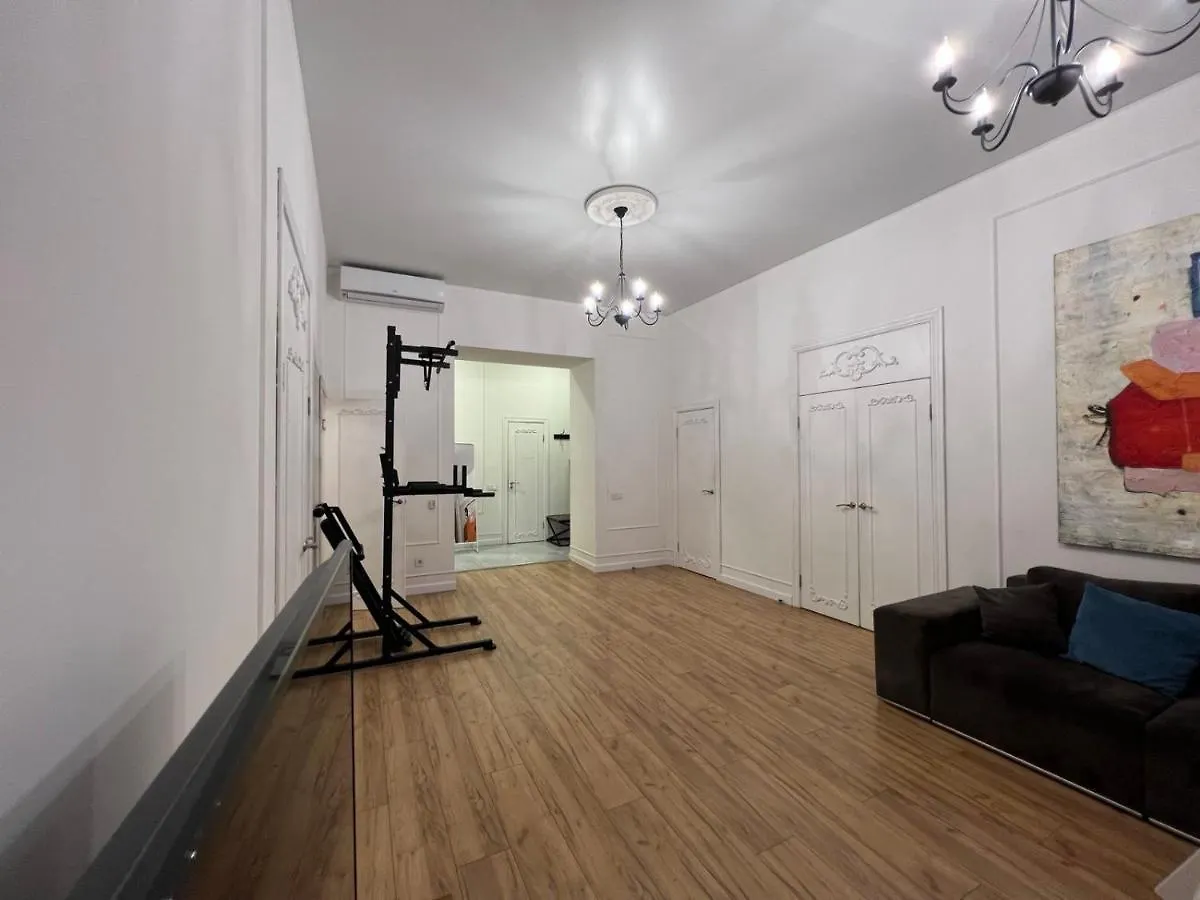 Apartment in Pushkinska str Kiev